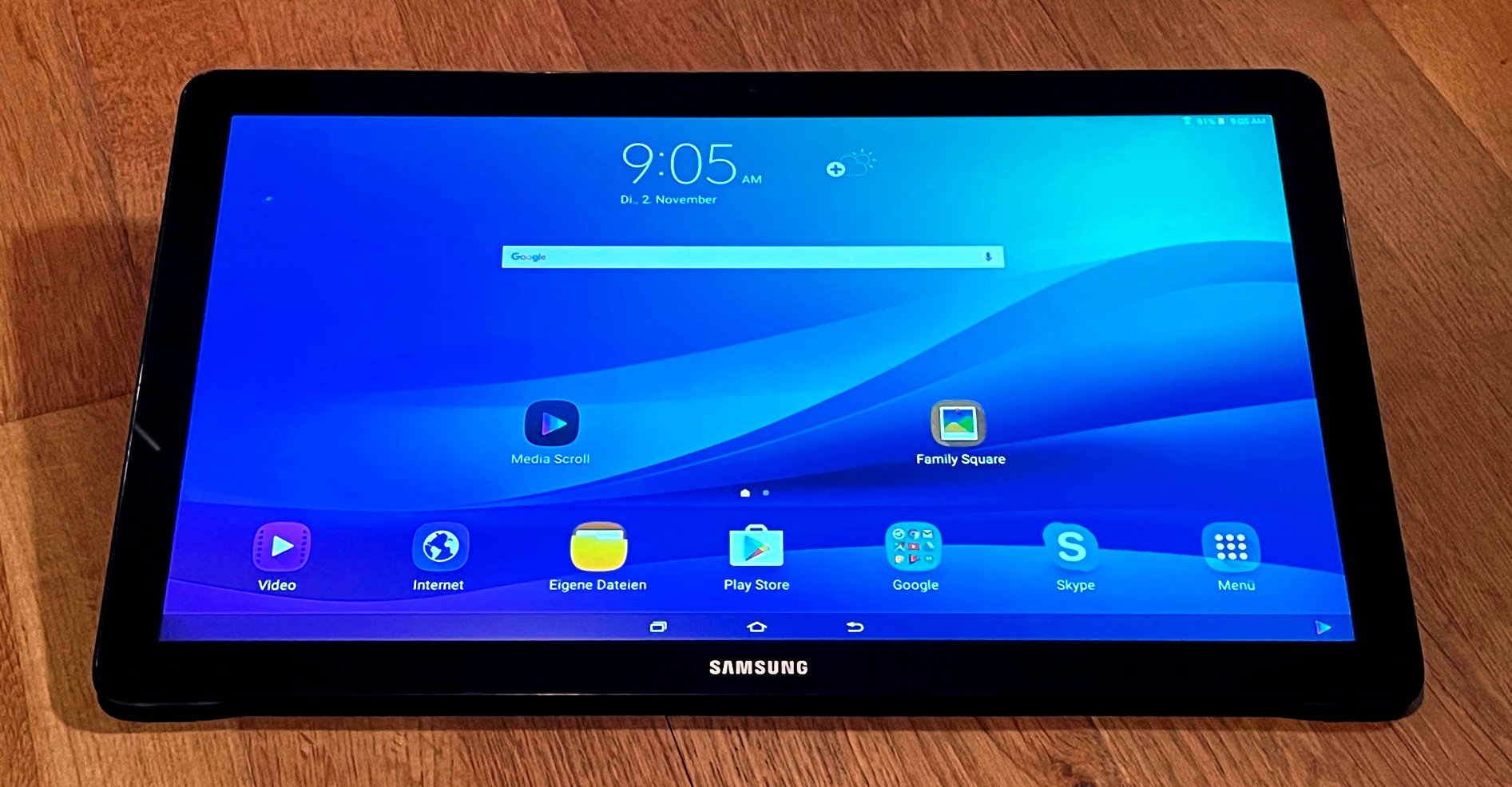 Samsung Galaxy View 64GB Wi-Fi Tablet SM-T670/677 (18.4-Inch